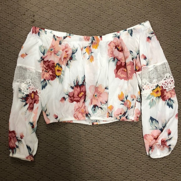 Forever 21 Tops - Floral Crop Top